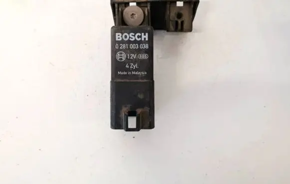 Volkswagen PASSAT B6 Glow plug pre-heat relay 0281003038 038907281d