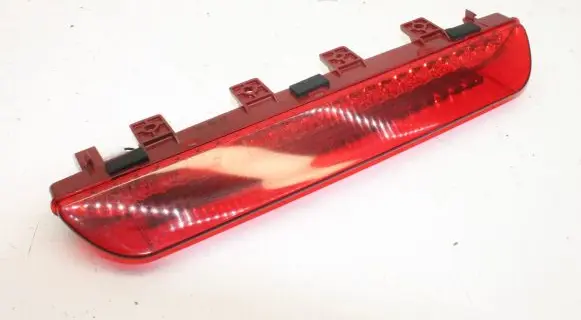 KIA Sportage Third/center stoplight