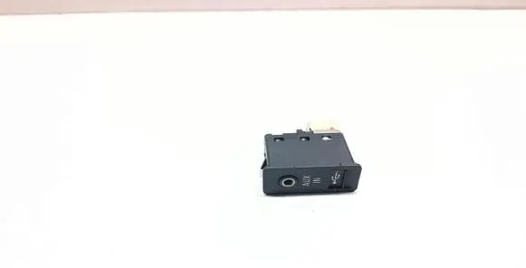 BMW 5 F10 F11 USB socket connector 9129651 61319129651