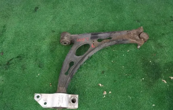 Volkswagen Golf V Front lower control arm/wishbone 1K0199231J