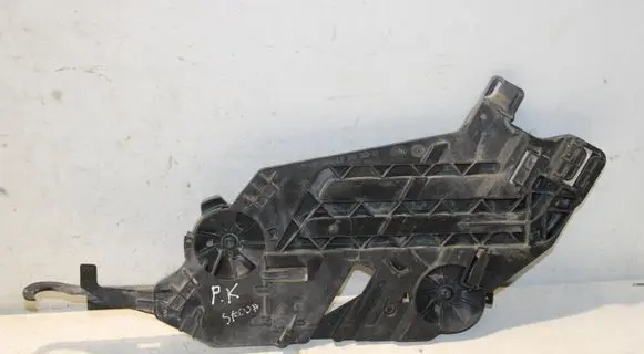 Skoda Octavia Mk2 (1Z) Headlight/headlamp mounting bracket 17035201