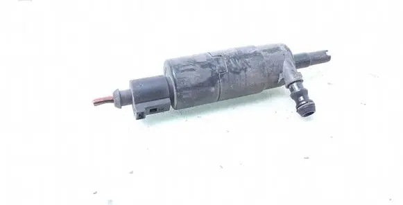 Volkswagen PASSAT B6 Headlight washer pump 3B7955681