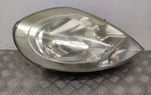 Opel Vivaro Headlight/headlamp 8200701356