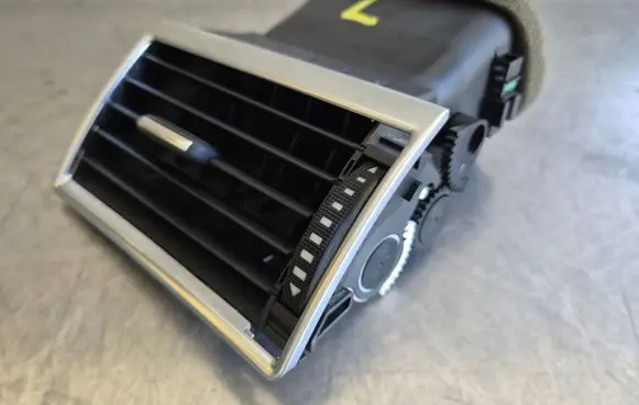 Audi A8 S8 D3 4E Dashboard side air vent grill/cover trim 4E0820901