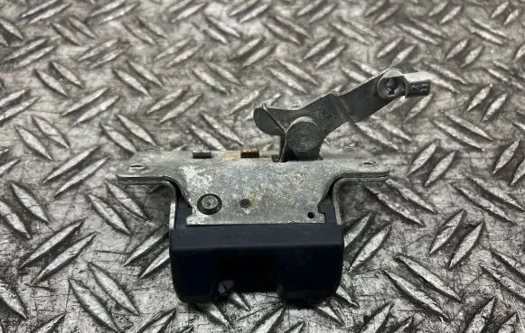 Opel Astra G Tailgate/trunk/boot lock/catch/latch 90563999