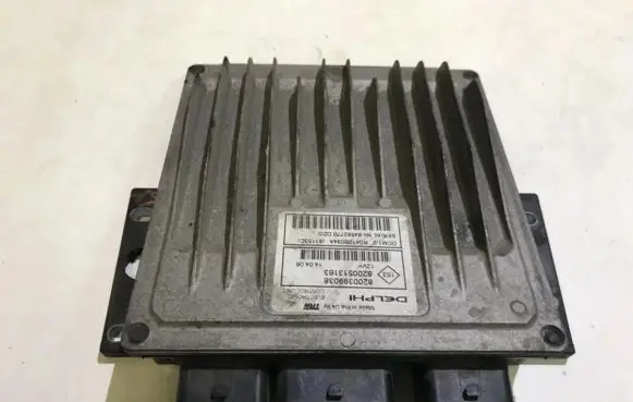 Renault Scenic II - Grand scenic II Engine control unit/module 8200399038 8200513163
