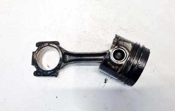 Audi Q3 8U Piston with connecting rod 038J