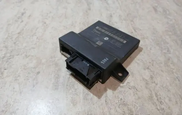 Audi A6 S6 C6 4F Gateway control module 4F0907468D