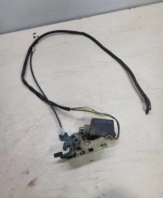 Mercedes-Benz Vito Viano W638 Front door lock 6387200335
