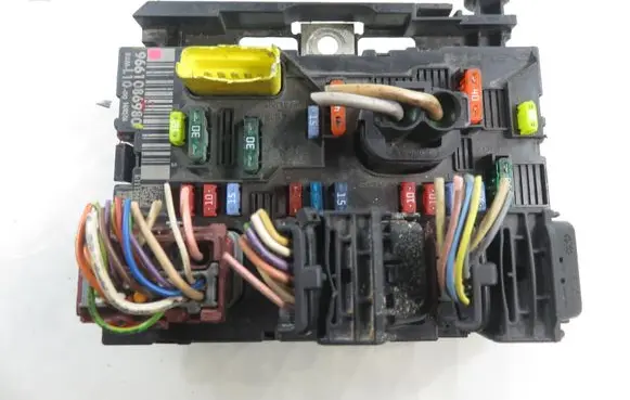 Peugeot 207 BSM Control unit 9661086980