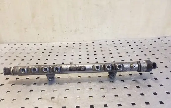 Volvo S60 Fuel main line pipe 0445215025 30777759 31216313