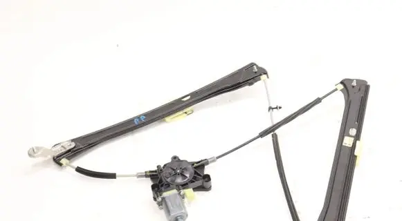 Volkswagen Tiguan Front door window regulator with motor 5NA837462