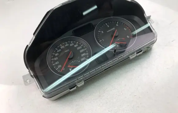 Volvo C70 Speedometer (instrument cluster) 31296228