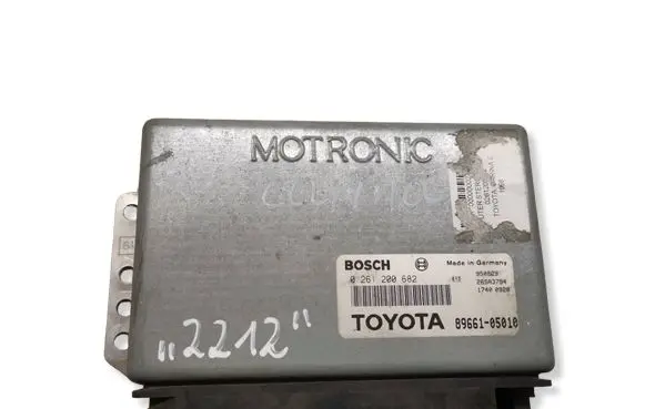Toyota Carina T190 Engine control unit/module 8966105010 0261200682 26SA3794