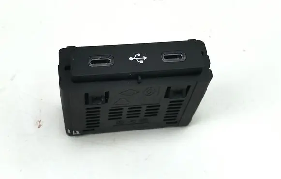 Renault Scenic E-Tech V USB socket connector 284H38566R