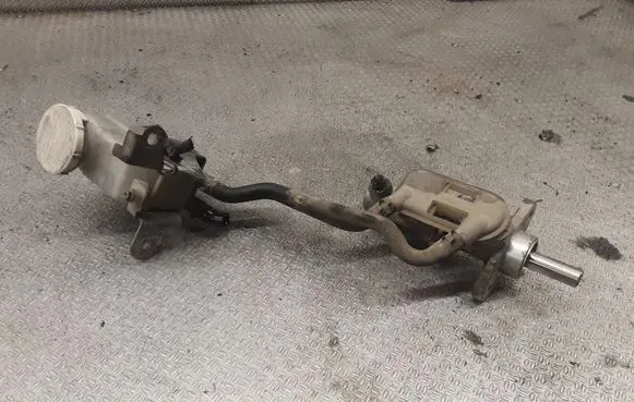 Mitsubishi Grandis Master brake cylinder