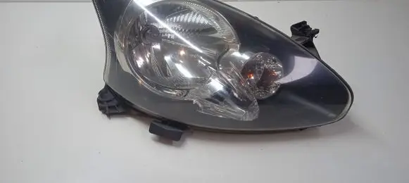 Toyota Aygo AB10 Headlight/headlamp 811300H010