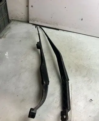 Honda Accord Front wiper blade arm 424