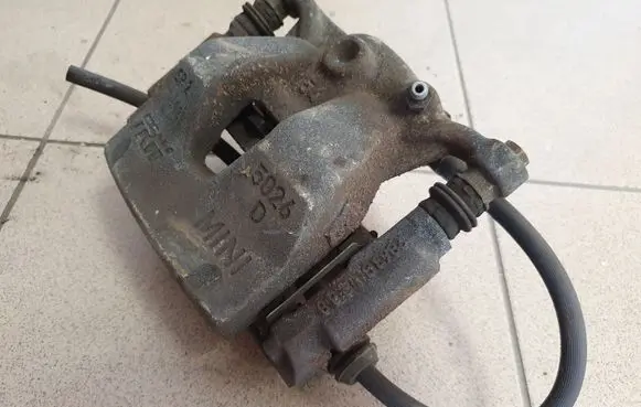 Mini Cooper Countryman R60 Front brake caliper