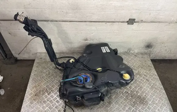 Volkswagen Scirocco Fuel tank 1K0201085M
