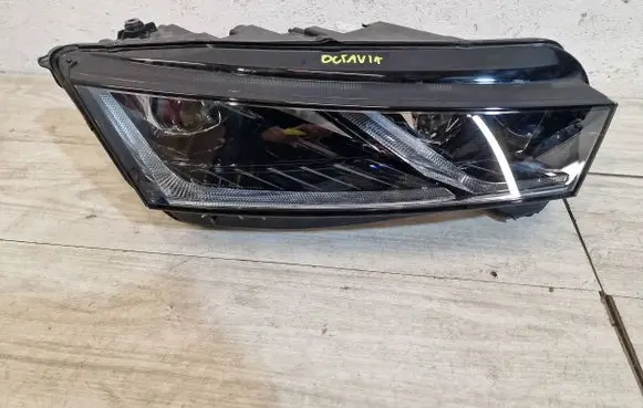 Skoda Octavia Mk4 Headlight/headlamp 5e4941016a