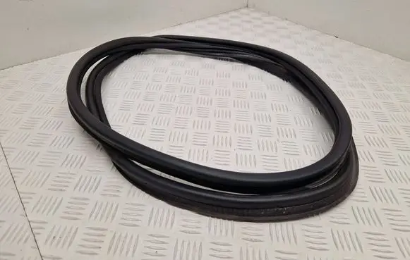 Citroen DS5 Trunk rubber seal (body) 