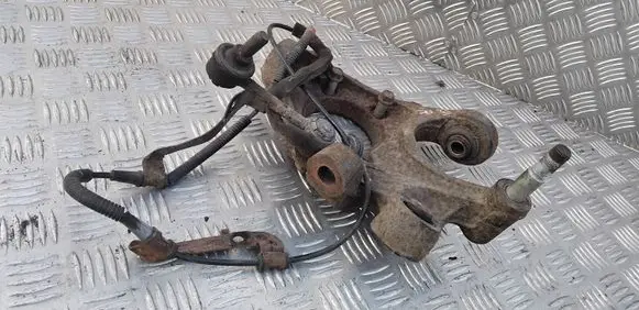 Rear wheel hub spindle/knuckle