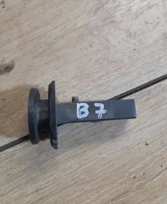 Mercedes-Benz C W204 Headlight/headlamp mounting bracket A2048800130