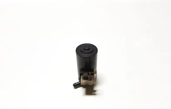 Suzuki Grand Vitara II Windscreen/windshield washer pump 6113