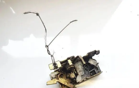 Volkswagen II LT Front door lock 9017200235