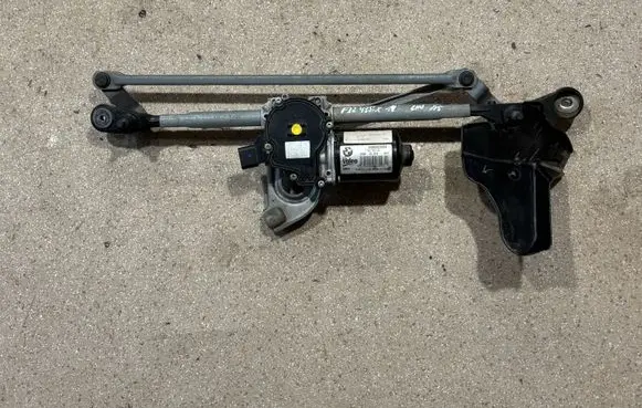 BMW M4 F82 F83 Front wiper linkage and motor 7267503