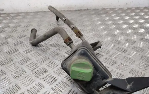 Power steering fluid tank/reservoir