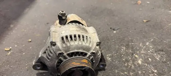 Toyota Corolla E100 Generator/alternator GJQ58 1312110151