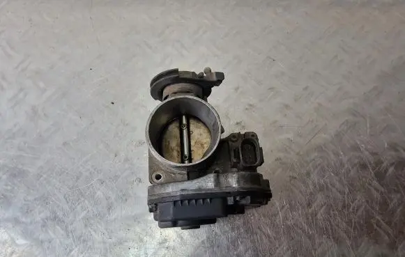 Audi A6 S6 C5 4B Throttle valve 058133063M