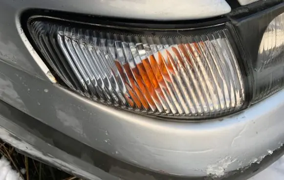 Mazda 626 Front indicator light