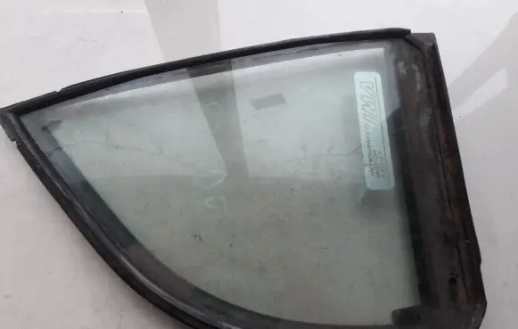 Honda Civic Rear vent window glass 