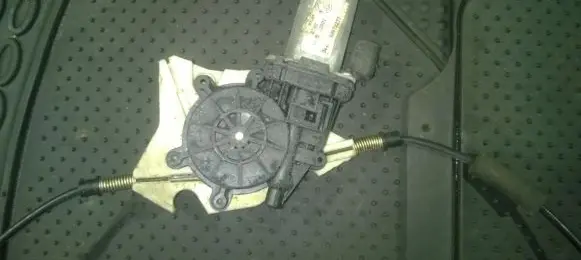 Alfa Romeo 156 Front door window regulator motor 60672277 B780