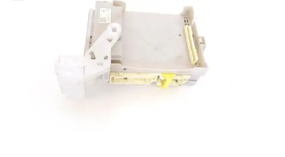 Mercedes-Benz C W204 Central body control module 8273047440
