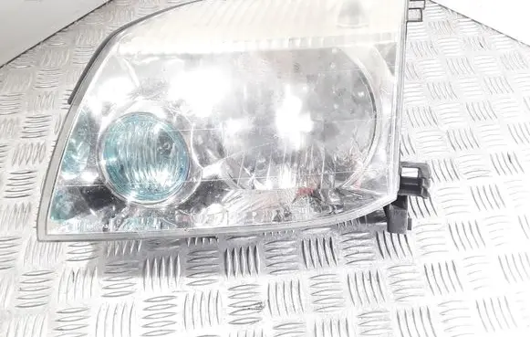 Nissan X-Trail T30 Headlight/headlamp