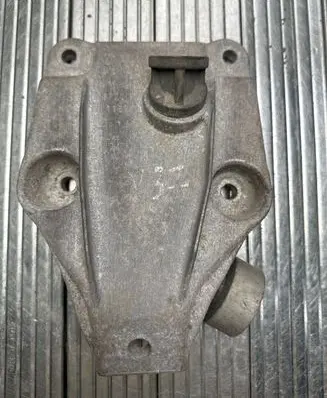BMW 5 F10 F11 Engine mounting bracket 6777623