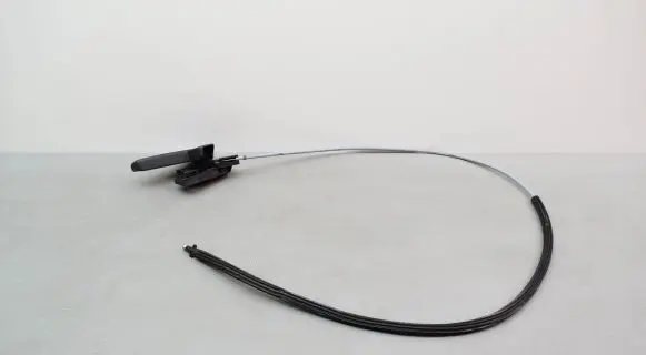 Volkswagen Touran III Engine bonnet (hood) release handle 5TA823535B 6R1823533