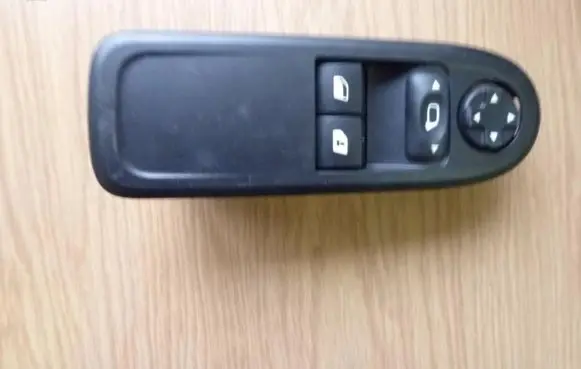 Citroen C3 Electric window control switch 96637529XT I513