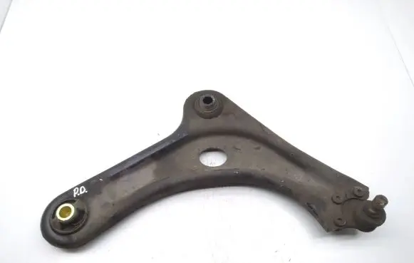 Citroen DS3 Front lower control arm/wishbone