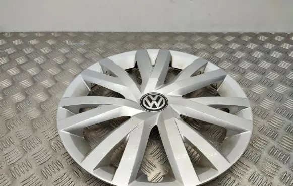 Volkswagen Golf VII R16 wheel hub/cap/trim 5G0601147B