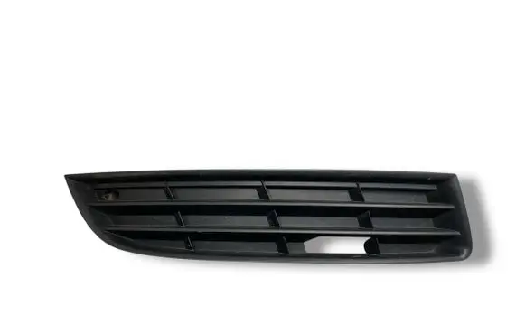 Volkswagen PASSAT B6 Front bumper lower grill 3C0853666