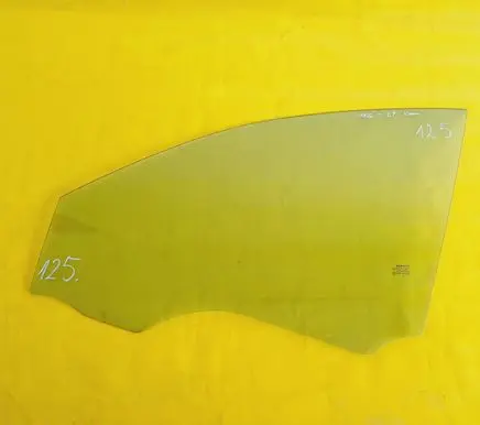 Renault Megane II Front door window glass four-door