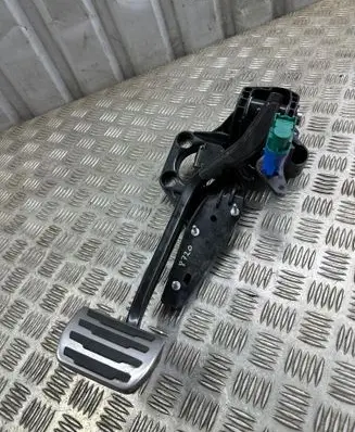 Land Rover Evoque I Brake pedal