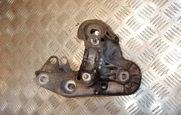 Audi A6 S6 C6 4F Engine mounting bracket 31339