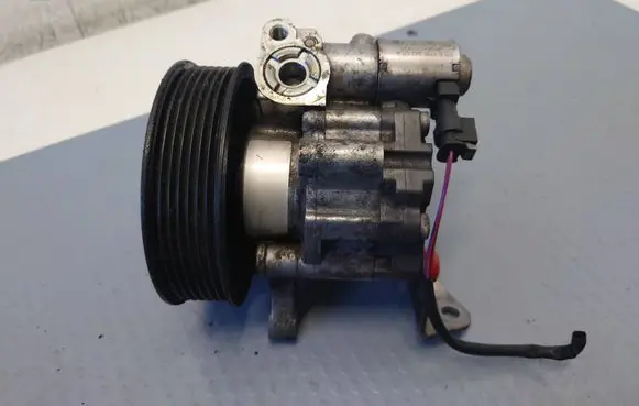 Mercedes-Benz E W212 Power steering pump 