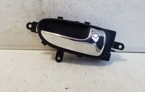 Nissan Leaf I (ZE0) Rear door interior handle